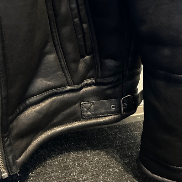 Trendy Black Teddy Jacket - Picture 5 of 10